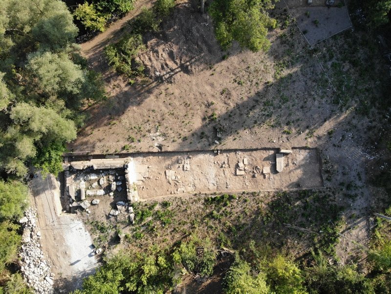 Kütahya Çavdarhisar’da Aizanoi kazılarında anıt mezar bulundu! Aizanoi Antik Kenti nedir?
