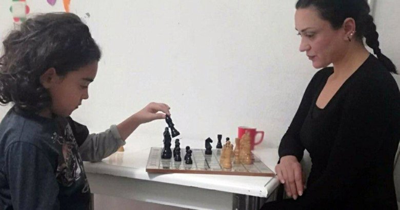 Sokağa çıkma kısıtlamasında Muğla evde kal satranç oyna etkinliği düzenlendi
