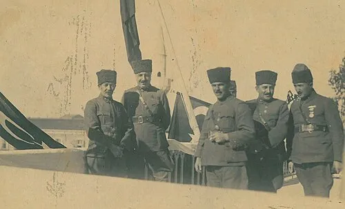 fahrettin-altay-kimdir-izmiri-kurtaran-ve-adini-efsane-suvari-birlikleriyle-yazdiran-kahraman-pasa-1786632343573.png
