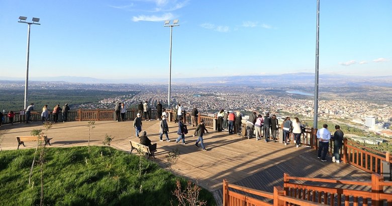 Denizli’de yeni açılan seyir tepesine büyük ilgi