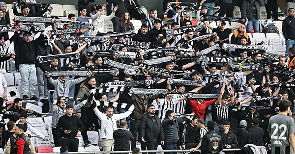 altay-taraftarindan-cebiye-mesaleli-karsilama-1780314064996.png