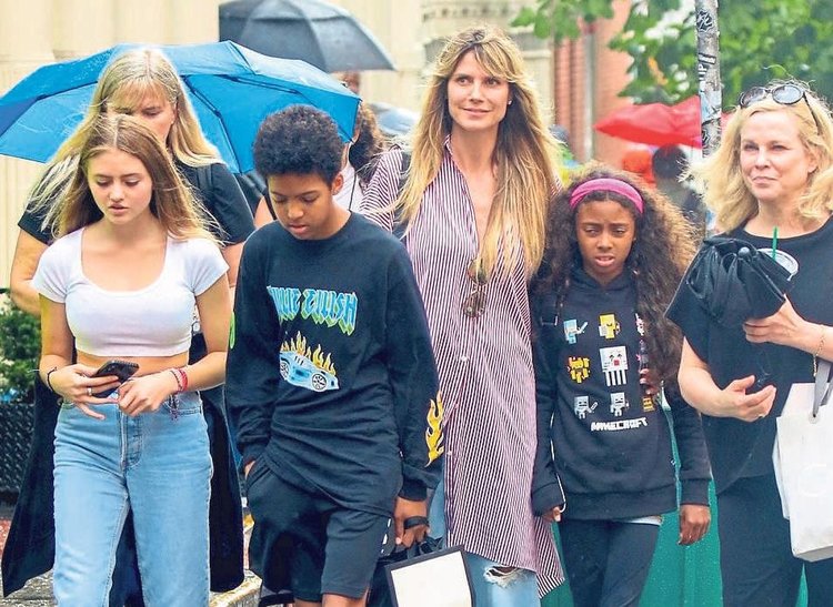 Kariyer de yaptılar bol bol çocuk da...