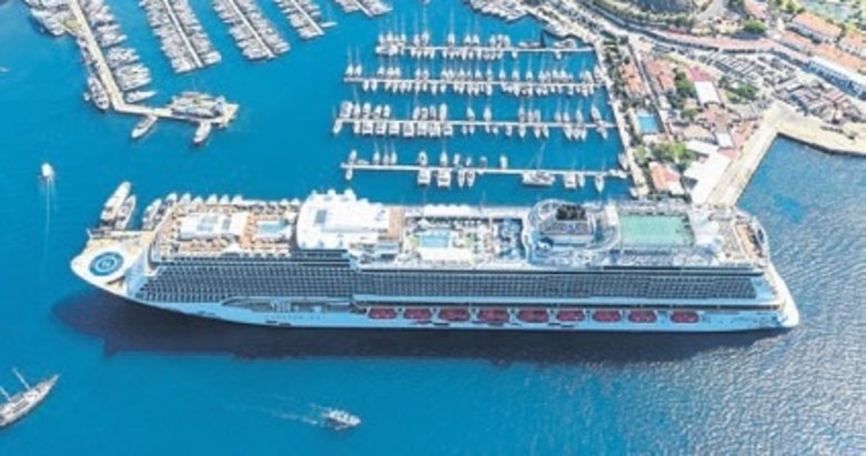 Marmaris’e kruvaziyerle bin 820 turist geldi