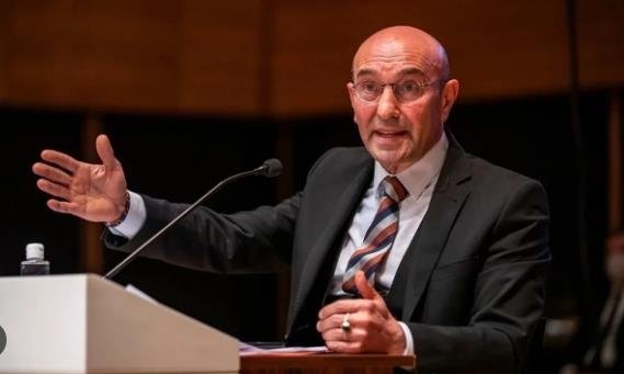 Özel verdiği namus sözünü çabuk unuttu