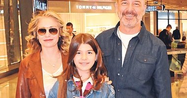 Ailesiyle imza gününde