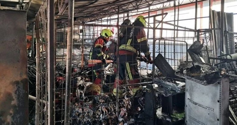 Balıkesir’de zincir market deposunda korkutan yangın