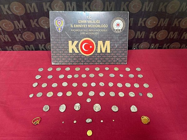 izmirde-tarihi-eser-kacakciligi-operasyonu-tarihi-eserleri-oyle-bir-seyin-icine-saklamislar-ki-1746528054693.jpg