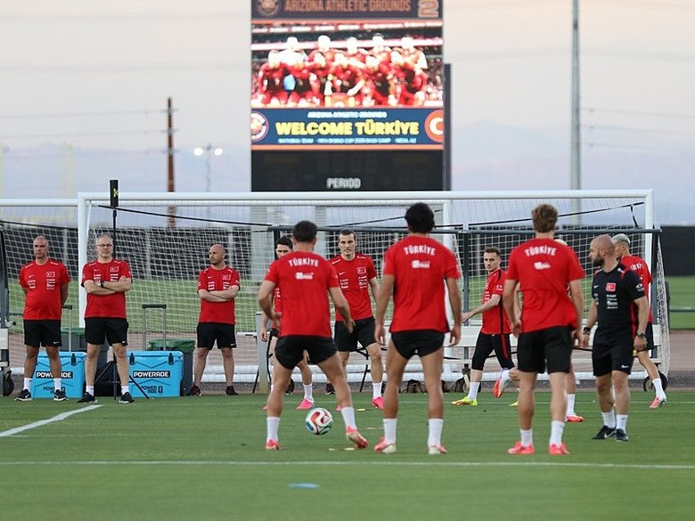 a-milli-futbol-takimi-paraguay-maci-icin-hazirliklarini-surdurdu-1781686046559.jpeg