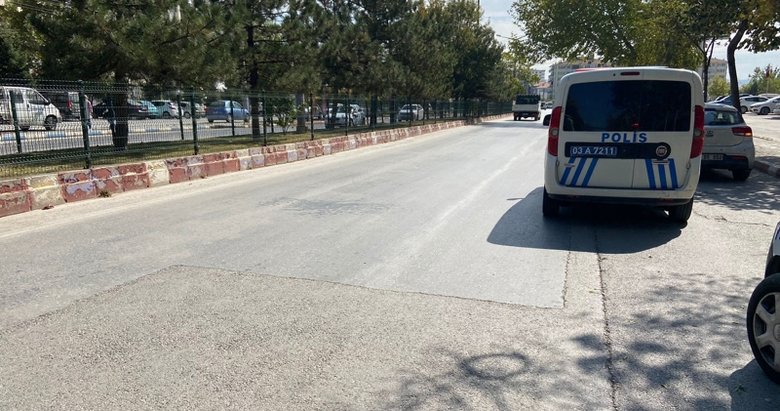 Afyon’da feci kaza! Yaya yolunda otomobilin çarptığı 9 yaşındaki çocuk ağır yaralandı