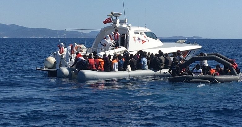 Yunanistan’ın Türk karasularına ittiği 125 kaçak göçmen kurtarıldı