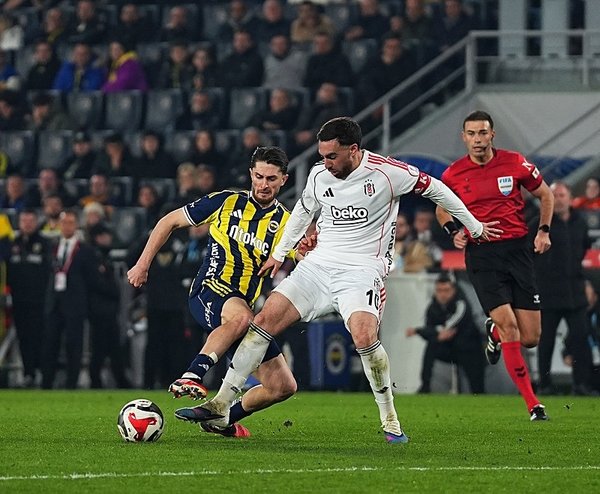 ziraat-turkiye-kupasinda-besiktas-fenerbahceyi-maglup-etti-1766519315366.jpeg