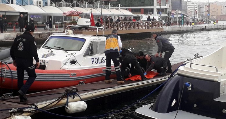 İzmir’de, kalbi duran kadını deniz polisi kurtardı