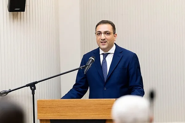son-dakika-seferihisar-ve-balcova-belediyelerine-yolsuzluk-operasyonu-2-belediye-baskani-gozaltina-alindi-1782365453096.jpeg