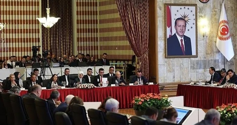 Terörsüz Türkiye Komisyonu 5. kez toplandı: Cumartesi anneleri dinleniyor!