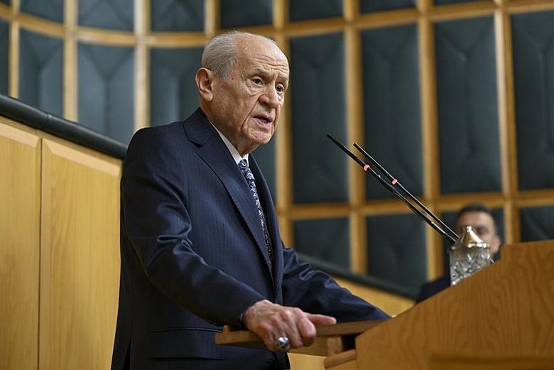 Bahçeli: Hayırdır Özgür Bey darbe mi düşünüyorsun!