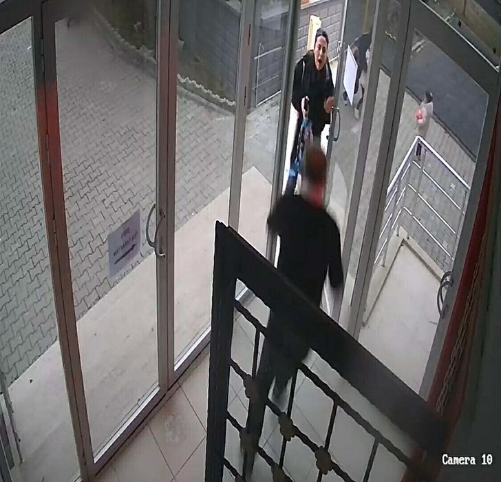 Heimlich manevrası yine hayat kurtardı!