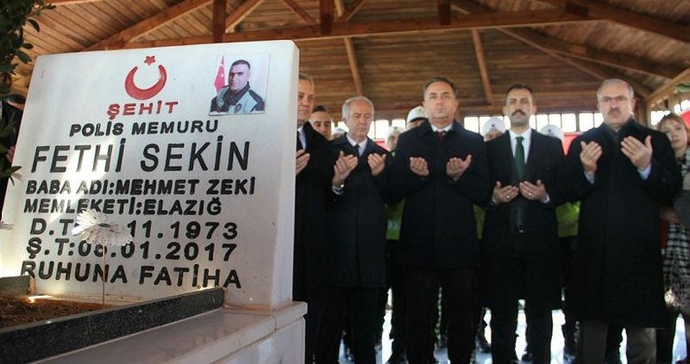 Kahraman şehidimiz Fethi Sekin kabri başında anıldı