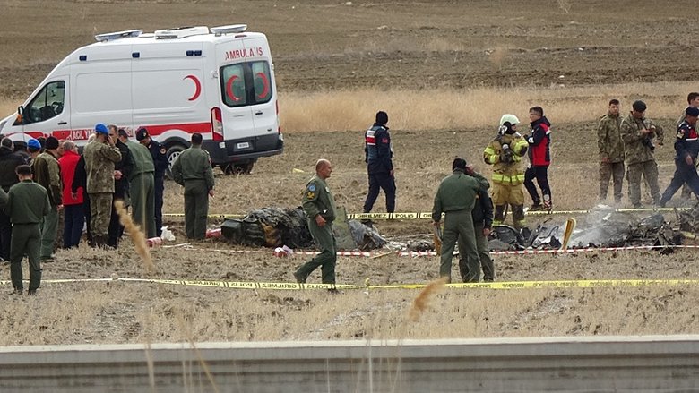 Isparta’da askeri helikopter kazası: 6 şehidimiz var