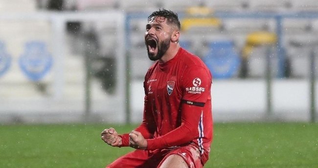 Sarı-kırmızılılar Frankfurt’un orta saha oyuncusu Aymen Barkok için atakta