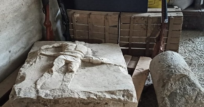 Çanakkale’de 2 bin yıllık Gladyatör Rölyefi ele geçirildi