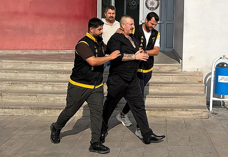 milyonlarca-izlenme-alan-fenomen-katil-cikti-farkli-isimle-yeni-hayat-1790761975663.png