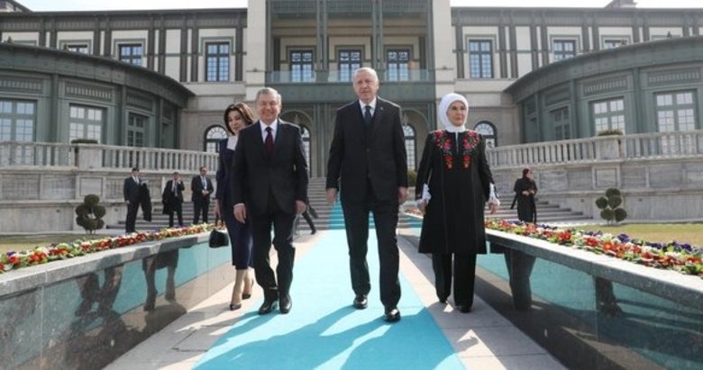 Başkan Erdoğan, Özbekistan Cumhurbaşkanı Mirziyoyev ile görüştü