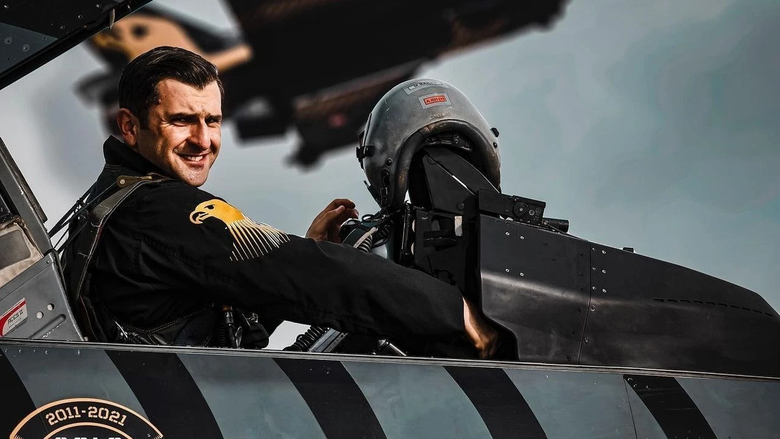 yuksek-irtifada-bir-hayat-kokpitte-cesaret-evde-zarafet-soloturkun-pilotu-murat-bakici-semalarda-destan-yaziyo-1781125282415.png