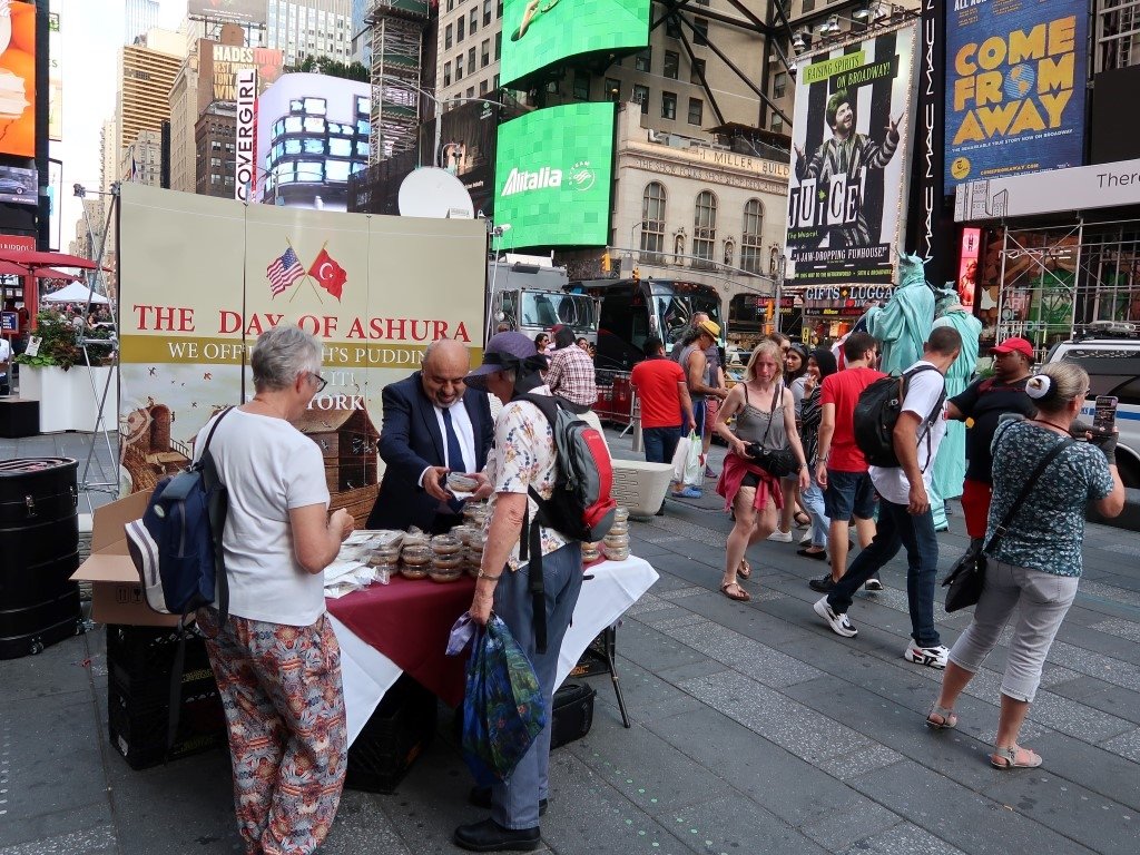 New York Times Meydanı’nda led ekranlı araçlarla Türkiye tanıtımı