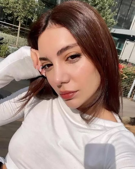 Alp Navruz gönlünü yine rol arkadaşına kaptırdı