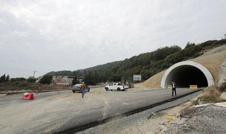 Balıkesir-İzmir kara yolunda ulaşım süresi kısalacak! 1915 Çanakkale Köprüsü bağlantılı yollardaki tüneller ulaşıma nefes aldıracak