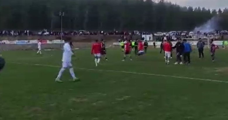 Amatör maçta ortalık karıştı! Yöneticiler ve taraftarlar hakeme saldırdı