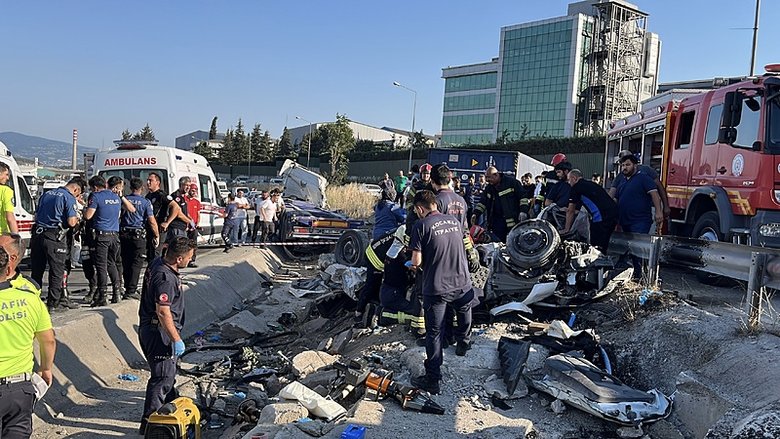 Kocaeli’de katliam gibi kaza! 5 ölü, 1 yaralı var