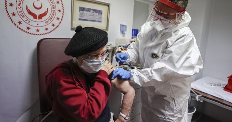 Bakan Koca duyurdu: 80 yaş üzeri aşılama başlıyor...