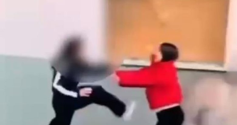 Akran zorbalığı durdurulamıyor: Hem darp ettiler hem de ’gülücük’ emojisiyle paylaştılar