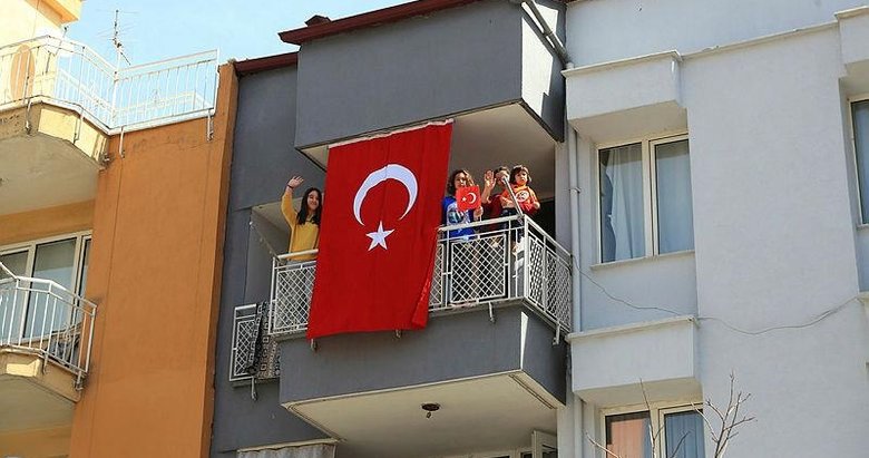 84 milyondan İstiklal Marşı! Saat 19.19’da herkes balkon ve pencerelere