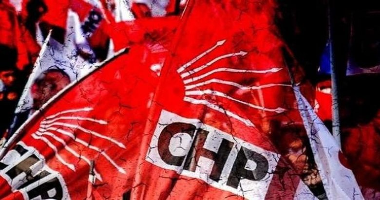 Denizli’de 3 belediye meclis üyesi, CHP’den istifa etti
