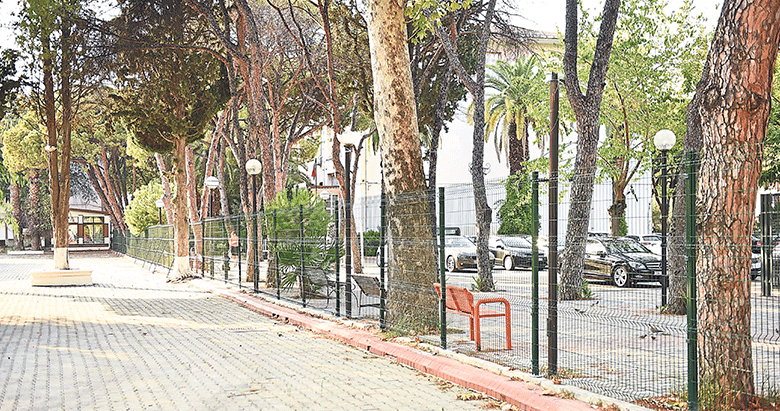 Kantinci istedi bahçeyi ikiye böldüler