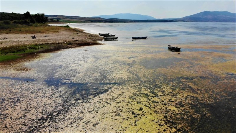 Bir zamanlar ‘kuş cennetiydi, şimdi kuraklık tehlikesi ile karşı karşıya! Kurumaya yüz tutan Marmara Gölü havadan görüntülendi