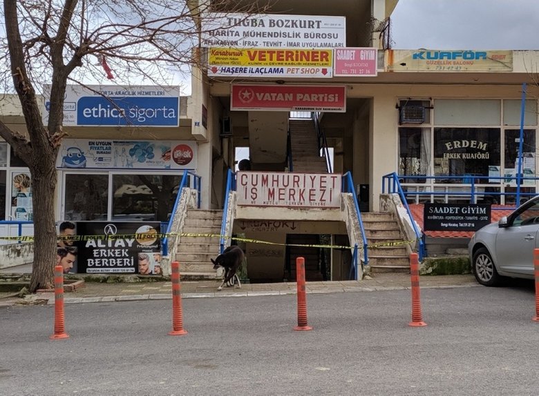 İzmir’deki deprem fırtınası sürüyor! Karaburun’da bazı dükkanlar tedbir amaçlı boşaltıldı