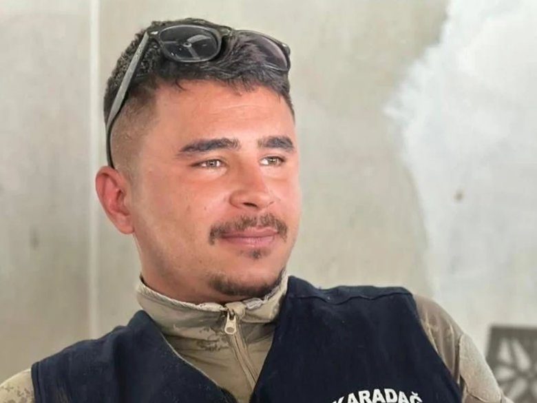 Kendisinden haber alınamayan gencin cesedi hayvan damında bulundu