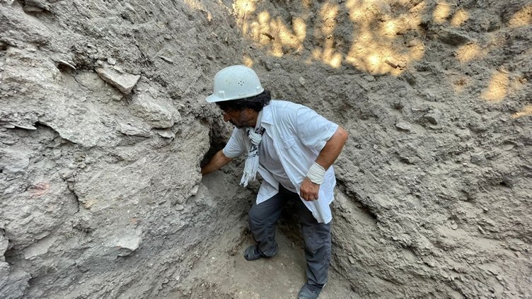 Çanakkale’de heyecanlandıran çalışma! 5 bin 500 yıllık höyüğe yaklaşıldı