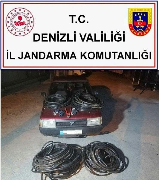 Yaptıkları hırsızlık 5 mahallenin iletişimi kesti