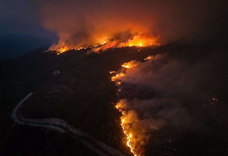 Ege’de kızıl alarm! İzmir Aydın ve Manisa’da yangın çemberi