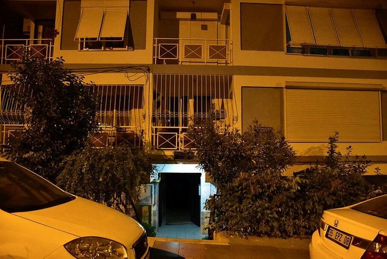 Izmir De Korkunc Olay Evden Kotu Kokular Cikmaya Baslayinca Izmir Haberleri