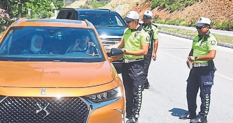 Polislerden Bu yolda sana güveniyoruz uygulaması