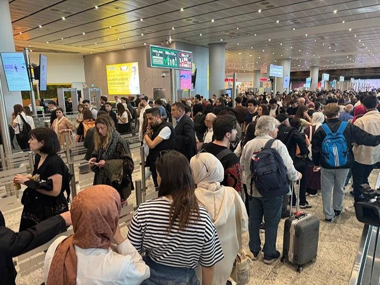 Bakan Uraloğlu: Havalimanlarında 134,9 milyon yolcuya hizmet verildi