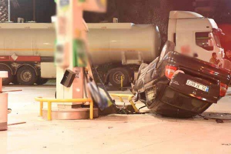 İzmir’de feci kaza! Akaryakıt istasyonuna girdi