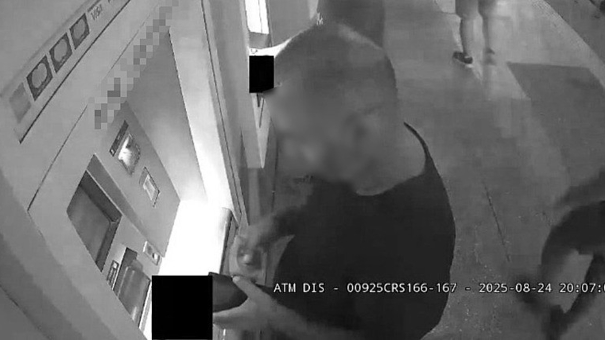 İzmir'de ATM'de şok hırsızlık