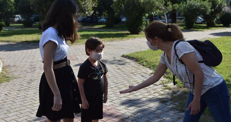 İzmir’de pandemi doktoru anne, iki ay sonra çocuklarına kavuştu