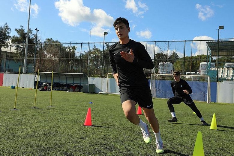 Şehit Fethi Sekin’in futbolcu oğlunun gönlünde Galatasaray var